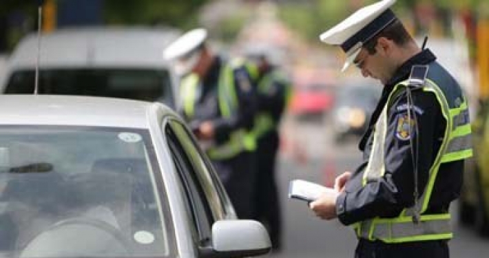 Controale rutiere la Vișeu de Sus: 7 amenzi și o mașină oprită din circulație