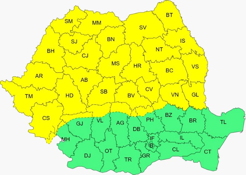 Avertizări de ninsori și polei în jumătatea de nord
