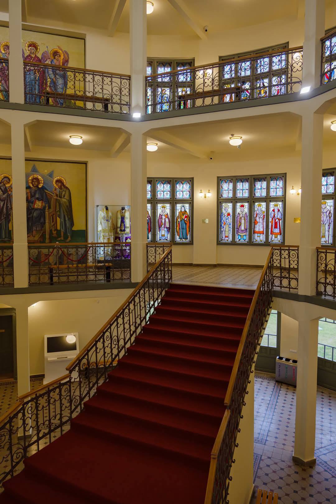 Sighetu Marmației - Fresca în mozaic „Maica Domnului Platitera” (sau ”Împărăteasa Cerurilor”), poate fi admirată la Centrul Cultural Pastoral