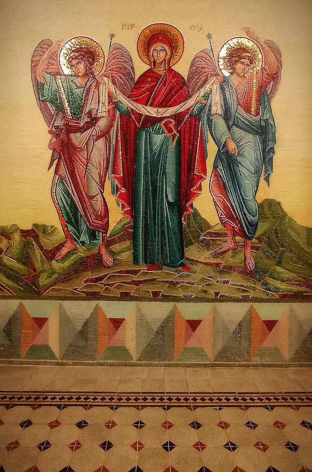 Sighetu Marmației - Fresca în mozaic „Maica Domnului Platitera” (sau ”Împărăteasa Cerurilor”), poate fi admirată la Centrul Cultural Pastoral