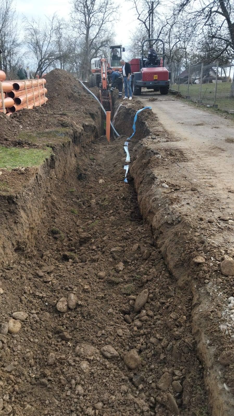Bocicoiu Mare - Lucrările la rețelele de apă și canalizare au început în comună