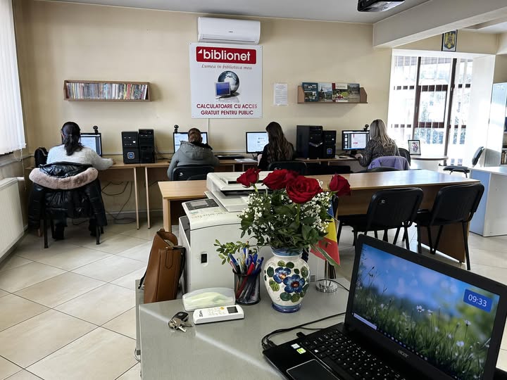 BORȘA - Curs gratuit de competențe digitale la Biblioteca Orășenească – Oportunitate pentru toți cei care vor să țină pasul cu tehnologia
