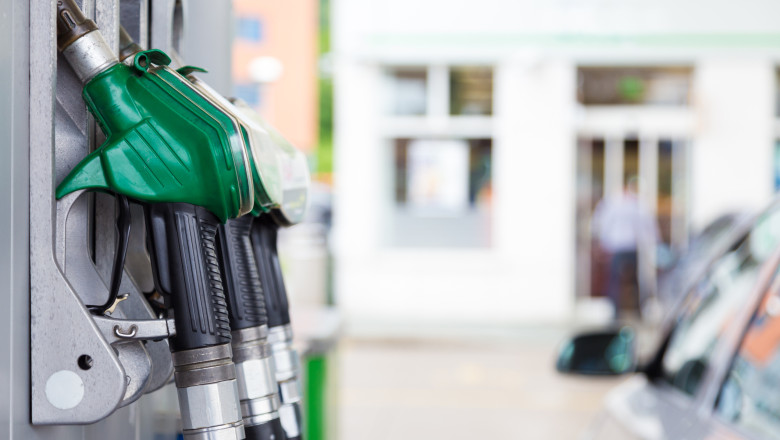 Carburanții s-au scumpit cu circa 50 de bani pe litru într-o singură săptămână - Prețul de 10 lei/litru, posibil în cel mult o lună