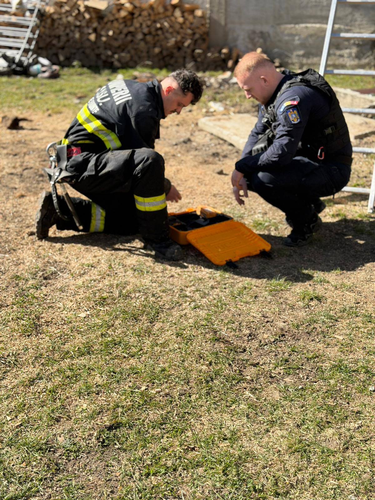 FOTO - INCENDIU în REPEDEA. SVSU Poienile de sub Munte a stins rapid un incendiu la o locuință. Nu sunt victime