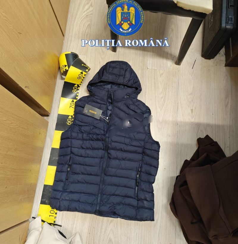 FOTO: RUSCOVA - Rețea de comercializare de produse contrafăcute destructurată de polițiști