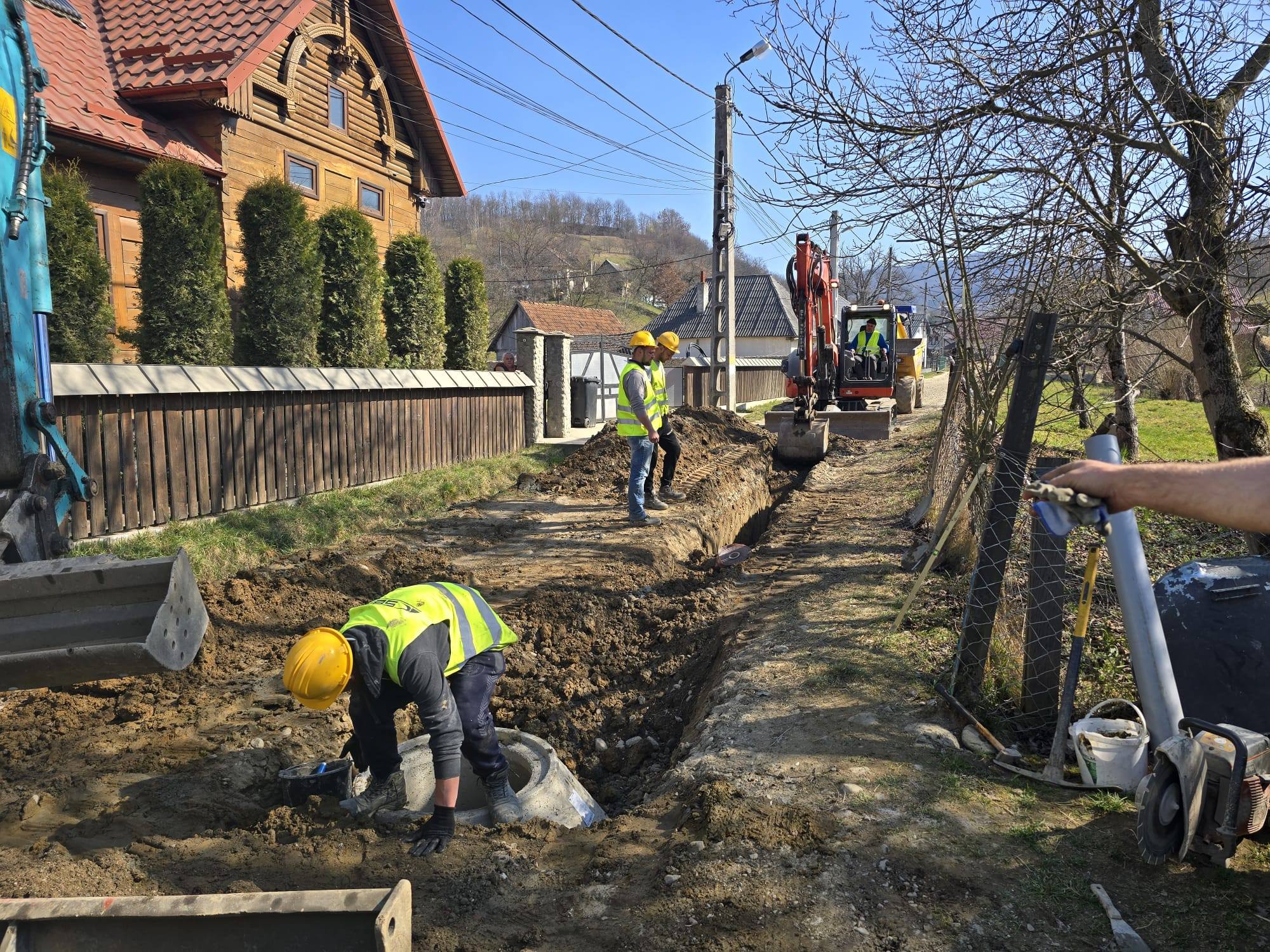 Lucrări de modernizare a rețelelor de apă și canalizare continuă în Sighetu Marmației