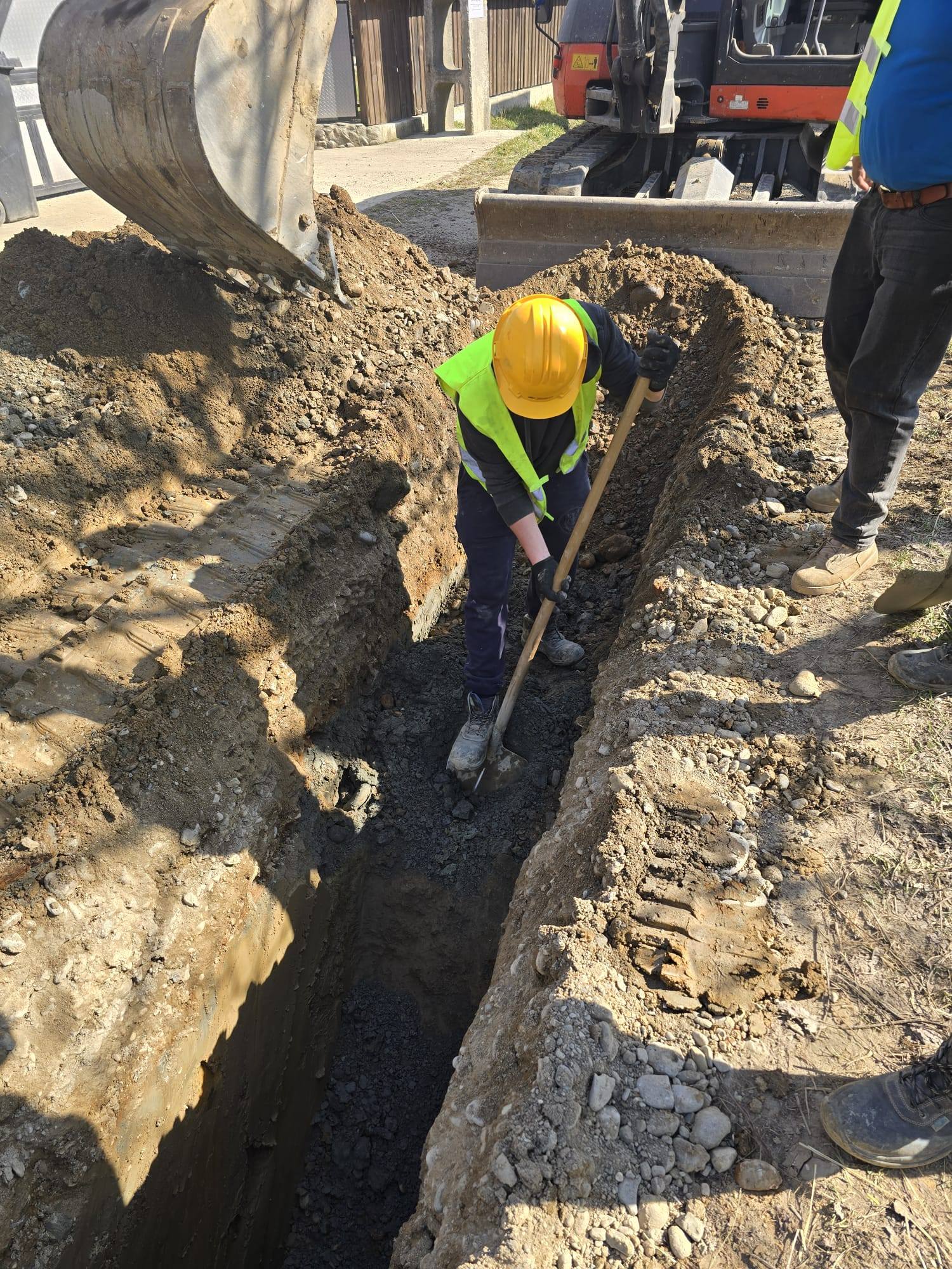 Lucrări de modernizare a rețelelor de apă și canalizare continuă în Sighetu Marmației