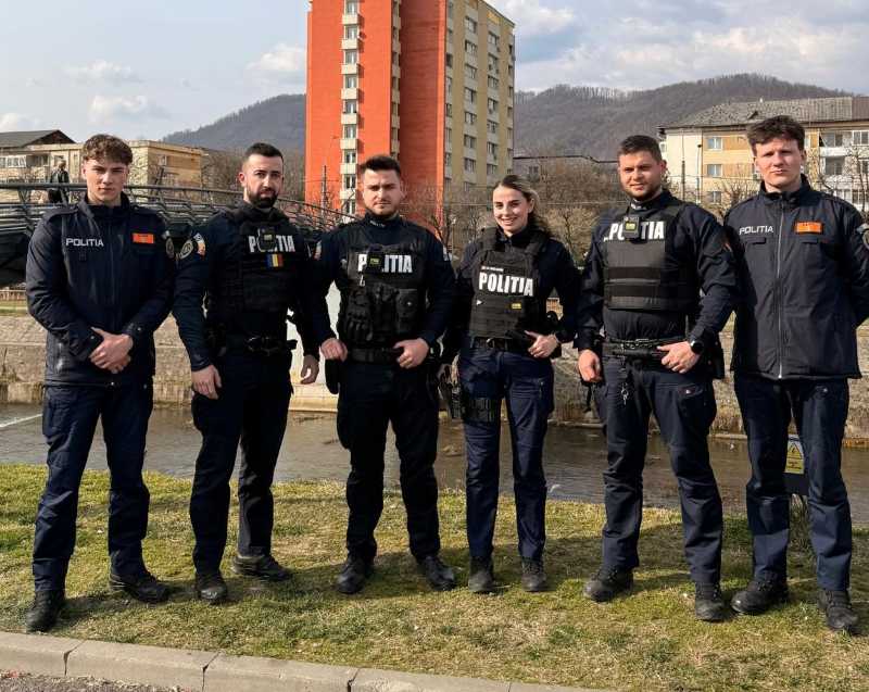Polițiștii din Baia Mare au oprit la timp o tentativă de suicid pe un pod din municipiu