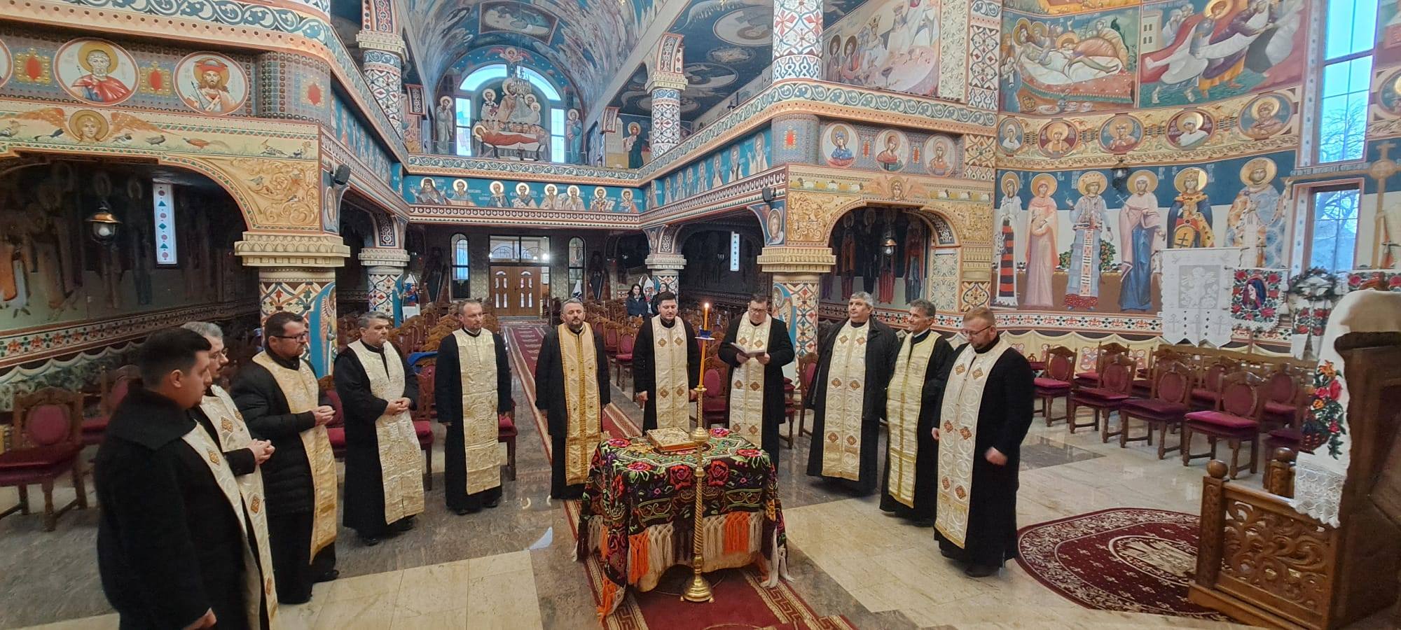 Sat Șugatag - Întâlnire a preoților din Cercul Pastoral „Sfinții Împărați Constantin și Elena” la Parohia Sf. Cuvioasă Parascheva