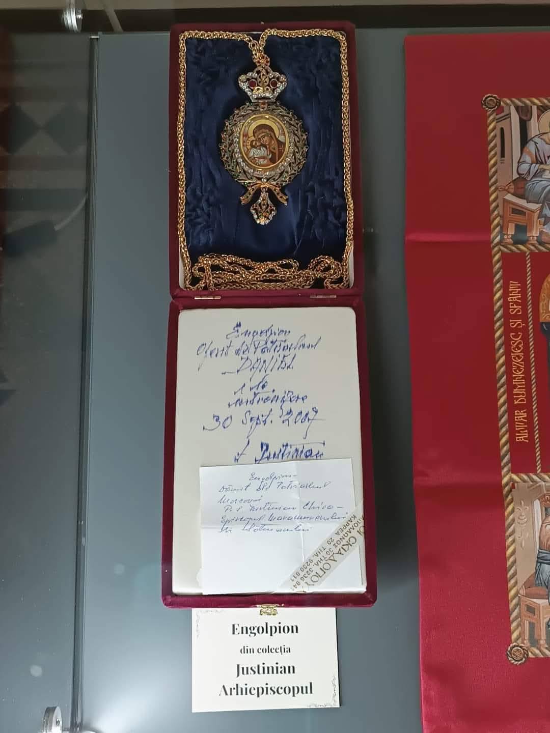 Sighetu Marmației - Două engolpioane rare din colecția „Justinian Arhiepiscopul” la Centrul Cultural Pastoral „Sfântul Iosif Mărturisitorul”