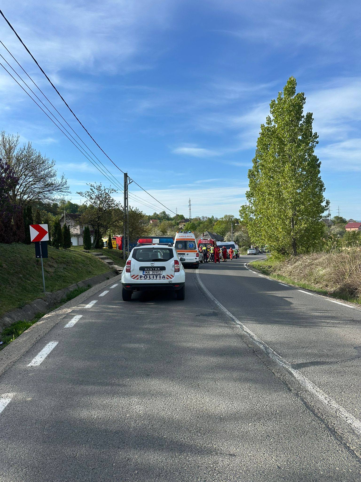 ACCIDENT rutier cu 13 victime între Baia Sprie și Șișești - Coliziune între un microbuz și un autoturism