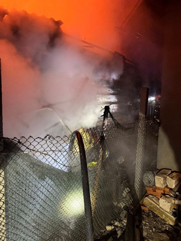 FOTO: Incendiu la o anexă gospodărească din Târgu Lăpuș, lichidat rapid de pompieri