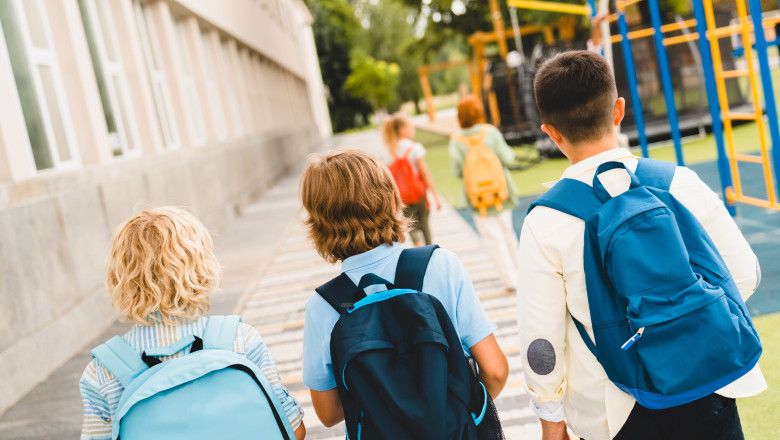 Începe vacanța de Paște 2026 - Elevii au 11 zile libere, iar românii se bucură de mini-vacanțe în aprilie