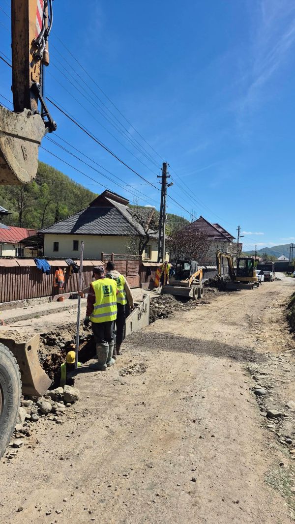 Sighetu Marmației - Extinderea rețelei de canalizare continuă pe strada Șugău