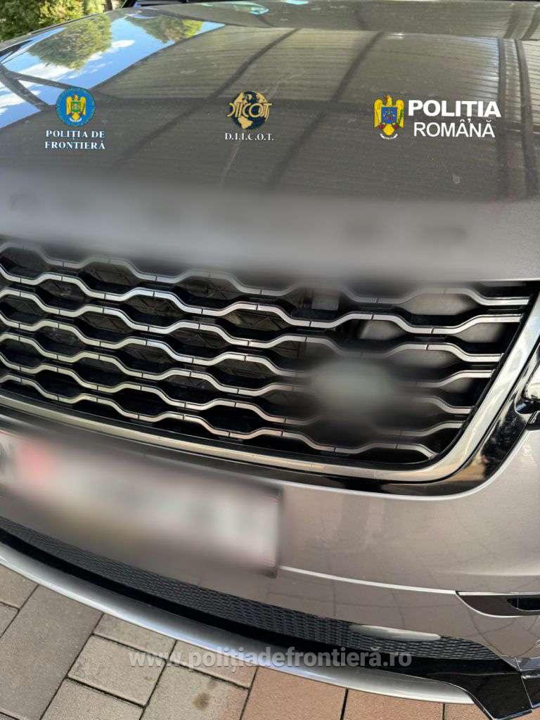 Trei persoane arestate preventiv pentru trafic de droguri de mare risc