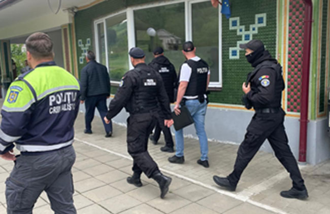 Administrator de unitate de cazare din Maramureș, reținut după 27 de percheziții în cinci județe — prejudiciu de peste un milion de lei
