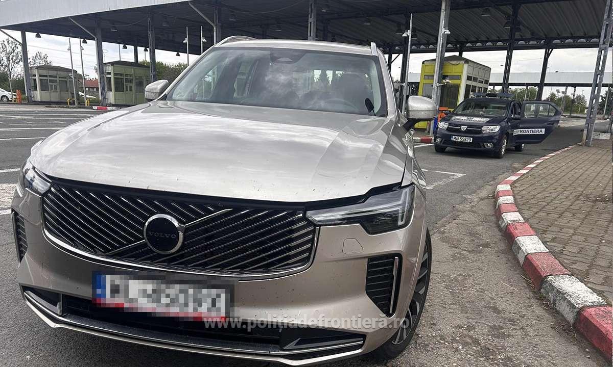Două mașini de 200.000 de euro, căutate în Polonia, reținute la frontieră în urma cooperării româno-maghiare