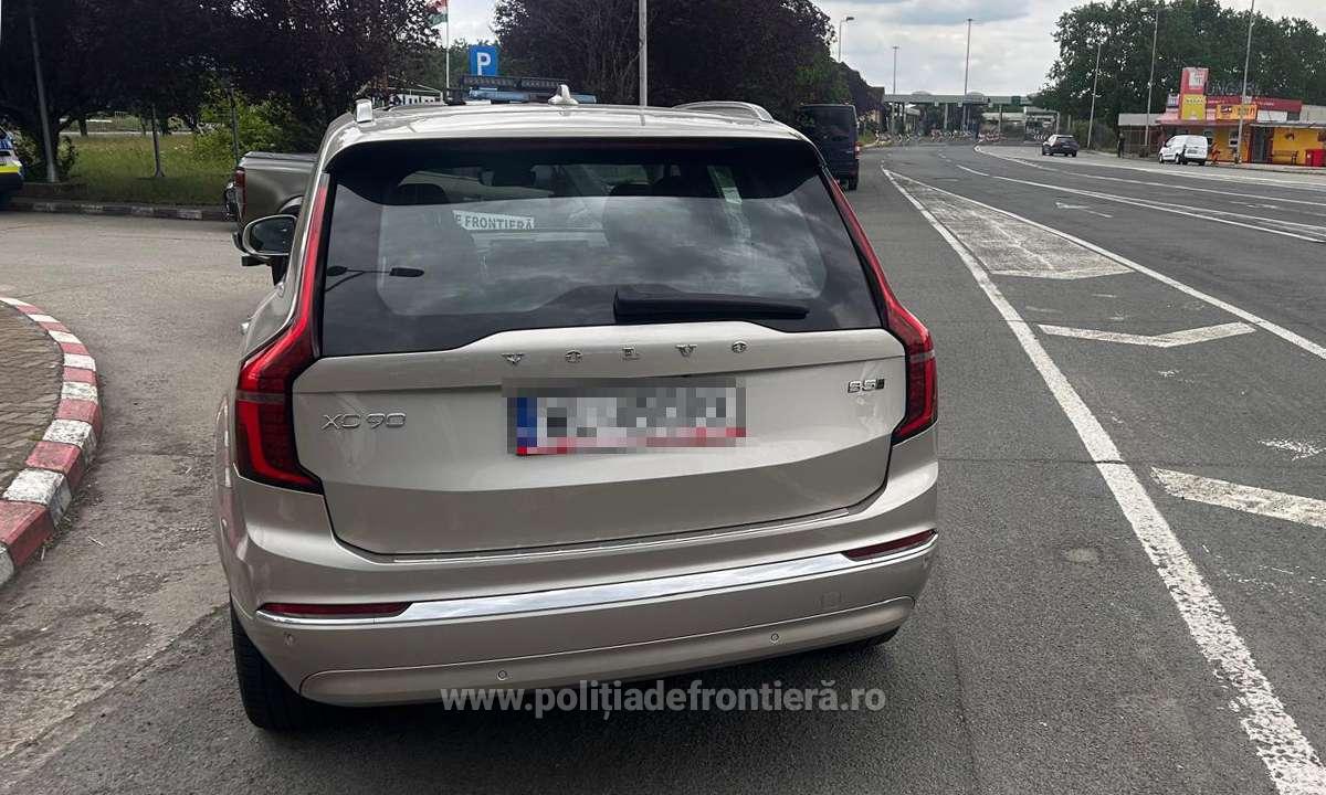 Două mașini de 200.000 de euro, căutate în Polonia, reținute la frontieră în urma cooperării româno-maghiare
