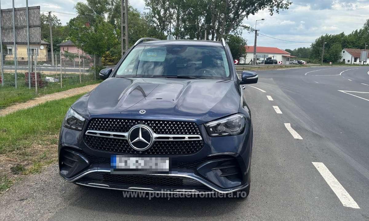 Două mașini de 200.000 de euro, căutate în Polonia, reținute la frontieră în urma cooperării româno-maghiare