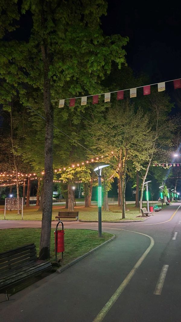 FOTO: Sighetu Marmației - A fost modernizat iluminatul în Parcul Grădina Morii