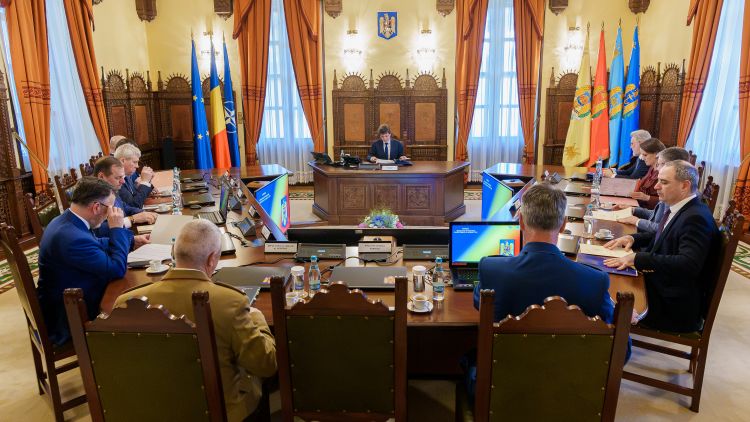 A început ședința CSAT. Pe agenda Consiliului se află Summitul NATO, misiunile Armatei României și situația ROMATSA