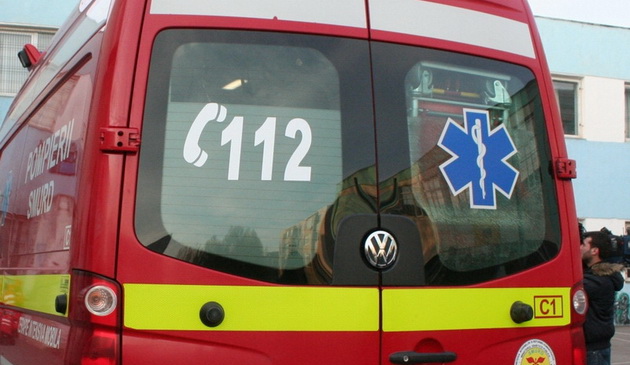 Violență în familie la Vadu Izei. O femeie a ajuns la spital după ce ar fi fost bătută de soț, iar o vecină a fost și ea agresată