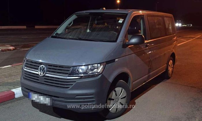 Mașină căutată de autoritățile din Germania, descoperită la controlul de frontieră. Șoferul, fără permis, este cercetat pentru tăinuire și conducere ilegală