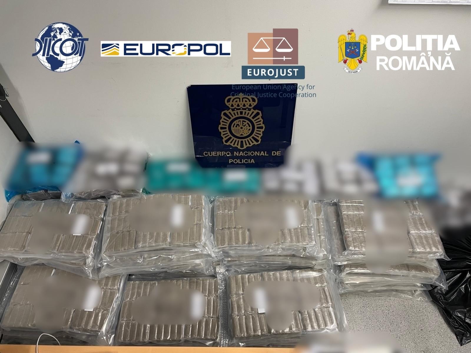 16 percheziții într-un dosar privind o rețea internațională de droguri, inclusiv în Maramureș. Aproape 1,7 tone de droguri au fost capturate în Europa
