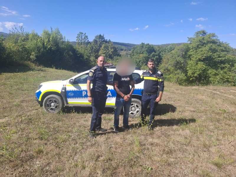 Bărbatul plecat cu fiica de un an după ce și-ar fi agresat partenera a fost găsit. Dosar penal pentru violență în familie