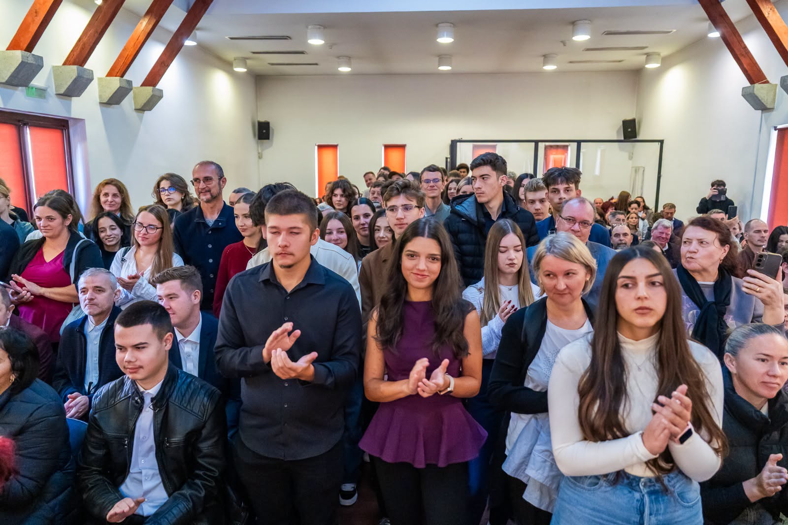 Aproape 200 de șefi de promoție din Maramureș, premiați de Consiliul Județean pentru rezultatele obținute la finalul anului școlar