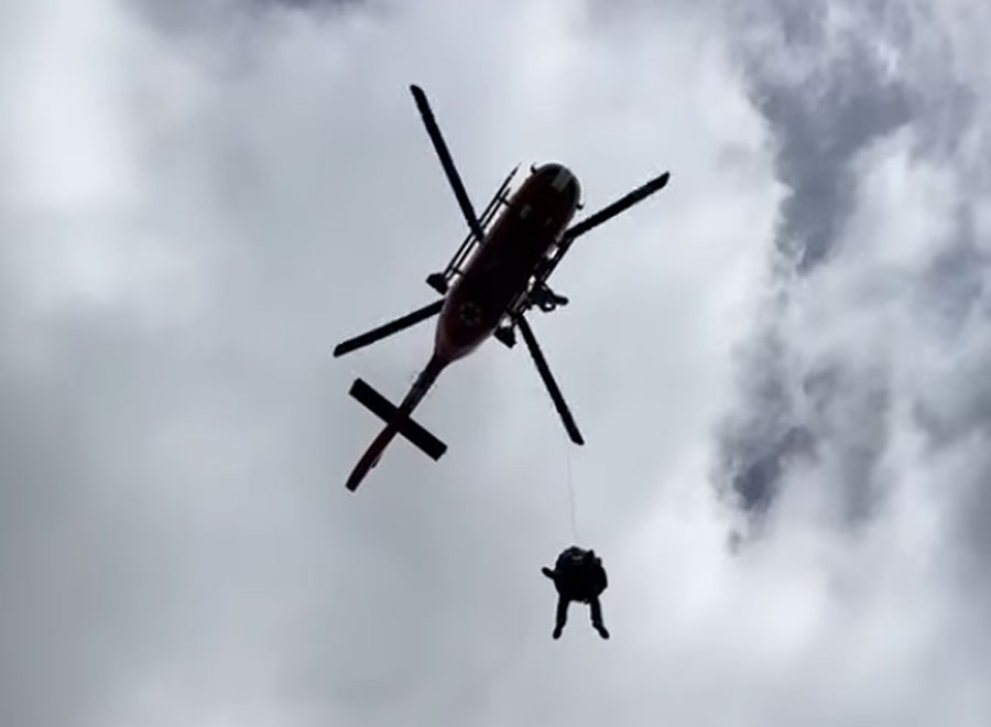 Doi jandarmi montani din Borșa, pregătiți pentru intervenții de salvare cu elicopterul