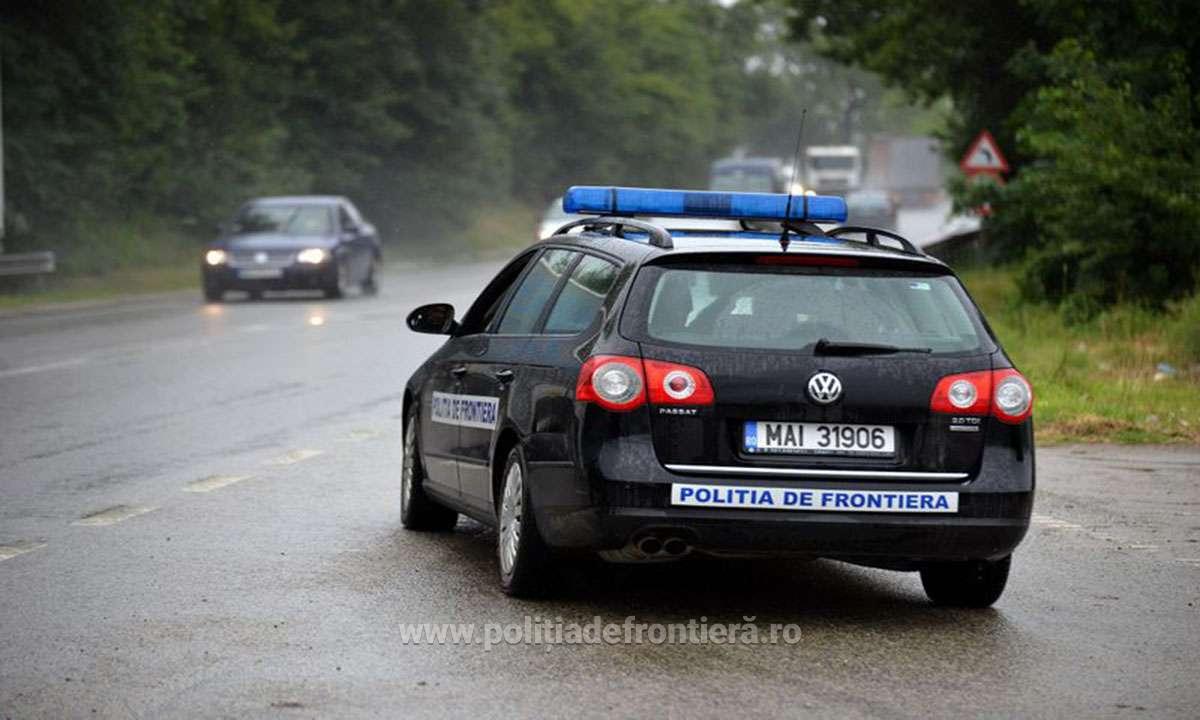 Șofer cu 1,08 mg/l alcool, cercetat după ce ar fi oferit 50 de euro polițiștilor de frontieră la Moisei