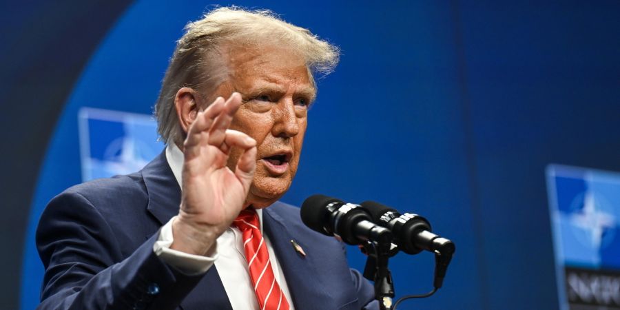 Donald Trump cere Ucrainei să-și aleagă un nou lider și îl acuză pe Zelenski că blochează încheierea războiului